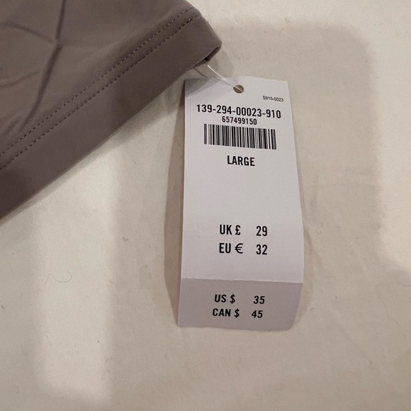 NWT Seamless soft matte tuckable baby tee in gray - Picture 4 of 5